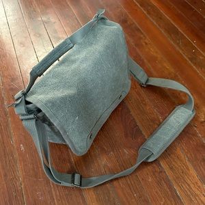 Think tank photo retrospective shoulder bag